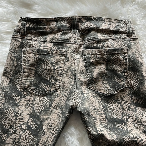 Cabi Snake Skin Print Pants Size 4 - Picture 3 of 9